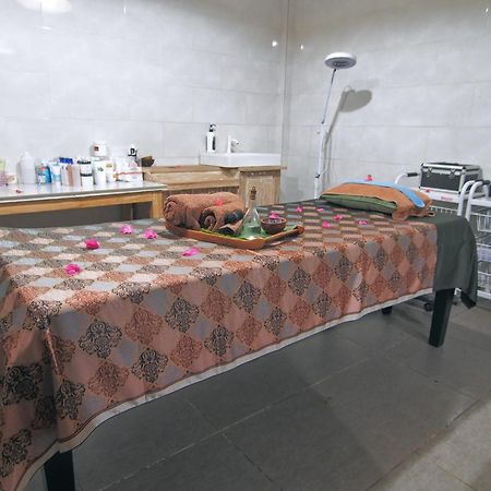 Coco Breeze Spa Hotel กิลิไอร์ ภายนอก รูปภาพ