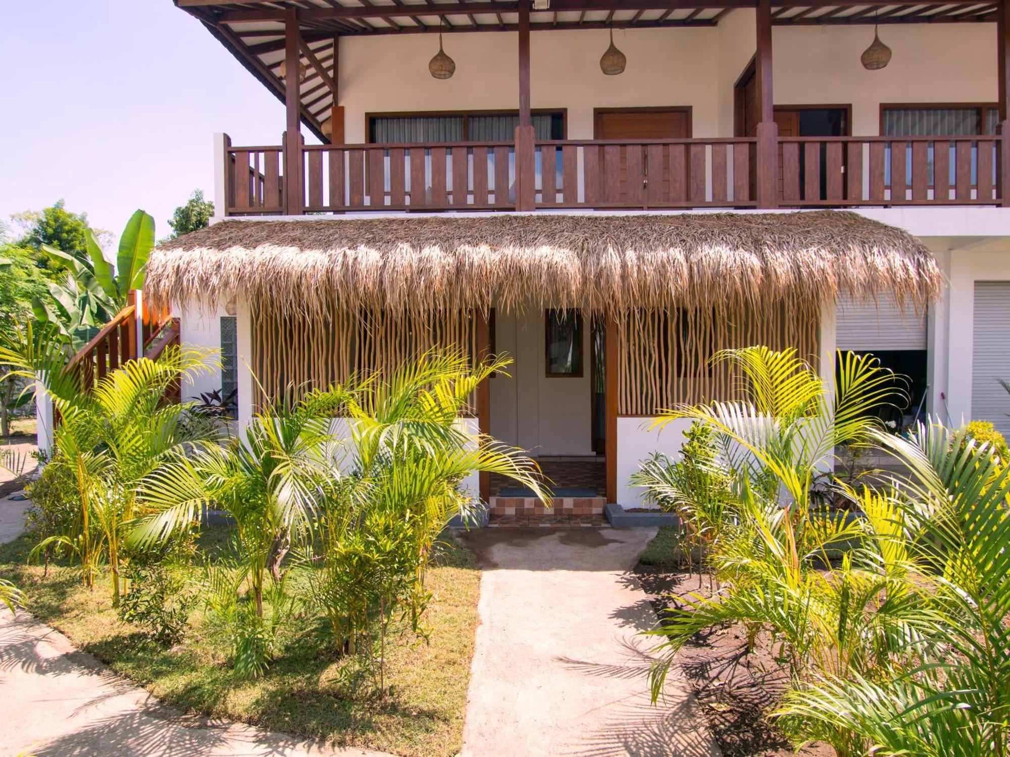 Coco Breeze Spa Hotel กิลิไอร์ ภายนอก รูปภาพ